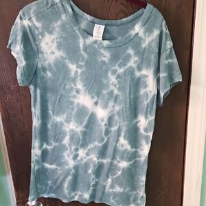 Luxe Teal and White Tie-Dye Short Sleeve Top